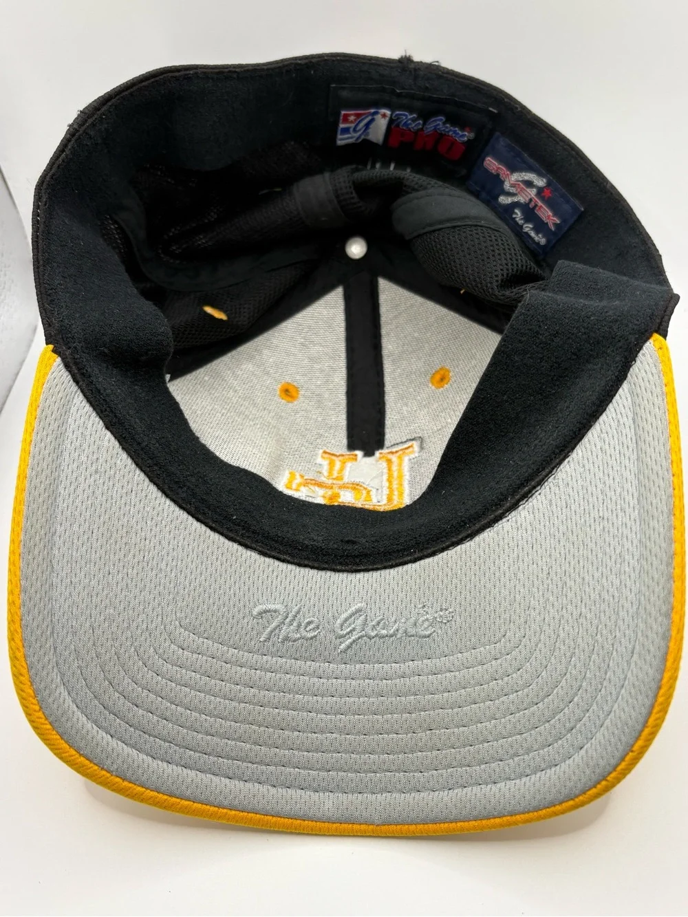 The Game Pro UC Jackets Black Gold Fitted Hat Size L GameTek Performance Cap